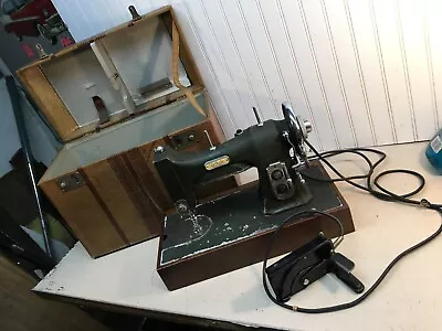 Vintage 1940s White Rotory Sewing Machine Wood Case And Foot Pedal Working • $157.50