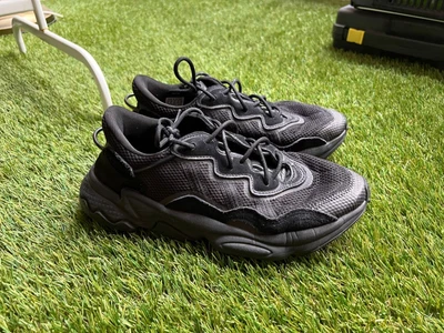 $20 • Buy Adidas Ozweego Core Black Size US9 (Shoes Only)