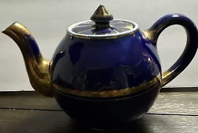 Hall Blue & Gold 3 Cup Teapot W/Lid #B 86 Beautiful Little Tea Pot Blue & Gold • $9.50