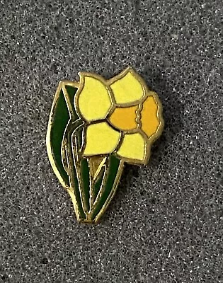 Marie Curie Logo Daffodil Charity Enamel Lapel Pin Badge - Excellent Condition • £4.85