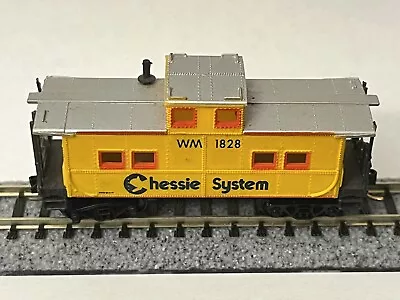 N Scale LIFE-LIKE Chessie System / Western Maryland Caboose No. WM 1828. • $12