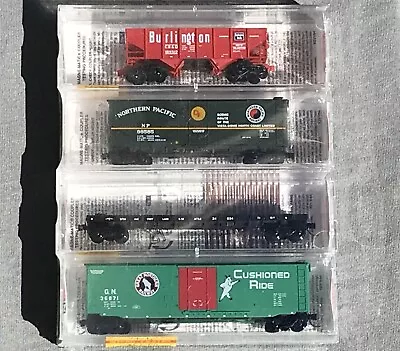 Micro-Trains N Scale 4 Pack Fallen Flags GN NP CB&Q SP&S 21212 • $49.99