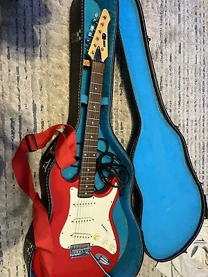 Series 10 Vintage Red And White Electric Guitar With Black Carrying Case Rare • $99.99