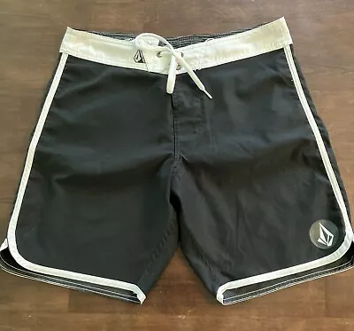 Volcom Board Shorts Mens 32 Boardshorts Beach Surf Swim Mod Tech Black • $15