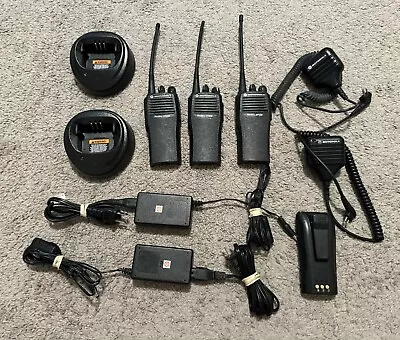 Lot Of 3 Motorola CP200 Radios UHF 4 Ch Radios W/ 2 Chargers And 2 Mics READ • $237.99