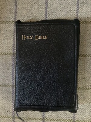 Vintage Small Leather Bound Old And New Testament Bible Eyre And Spottiswoode • £50