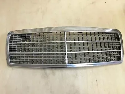 Mercedes-Benz W202 Chrome Front Radiator Grille 2028880023 • $75