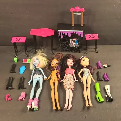 Nice Lot Of Monster High Dolls Doll Accessories And Furniture Accessories • $65.99