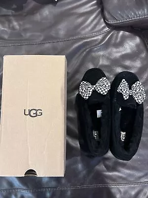 Ugg Slippers Size 8 New With Box • $46