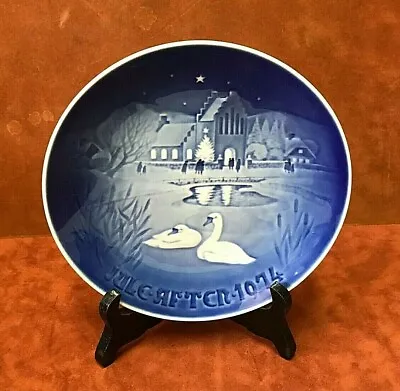 B & G Bing & Grondahl Copenhagen   CHRISTMAS IN THE VILLAGE   Plate 1974 ~  • $7.45