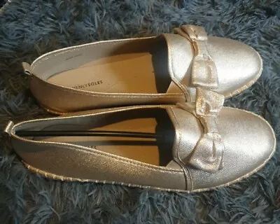 Heavenly Soles Espadrilles Ladies Metallic Gold Wide Fit Summer Shoe Size 9 EEE • £9.99