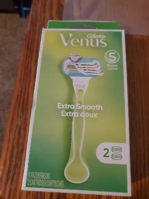 Gillette Venus Embrace Smooth Green Women's Razor W/ 2 Blade Refills New In Box • $7.99