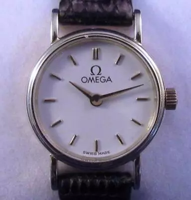 Vintage Ladies OMEGA Swiss Quartz Wristwatch W/ 14K GOLD Case & Blk Leather Band • $18.50