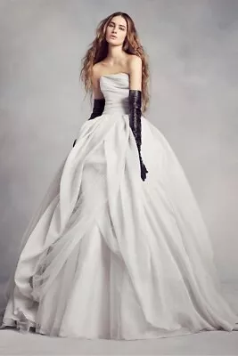 White By Vera Wang Textured Organza Strapless Wedding Dress Size 6 (Free Bag) • $750