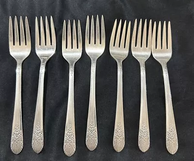 Lot Of 7 WM Rogers MFG Co Silver Mist Marigold Salad Forks 6” Floral Bouquet • $16.99