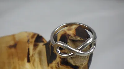 Vintage Sterling Silver 925 Ring Twisted 8 Infinity Symbol Size 4 Lemniscate • $44