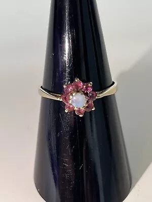 9ct Gold Garnet Flower Cluster Ring 375 Hallmark - Size N - Beautiful Ring • £65