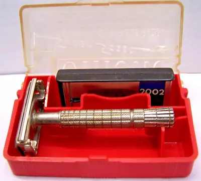 Vtg. Z-2 1954 GILLETTE Pack Of Schick Double Edge Blades SAFETY RAZOR & Case • $19.99