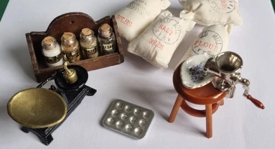 £8 • Buy Dolls House 12th Scale Kitchen Item's Grinder Scales  1.12 Miniature Furniture 
