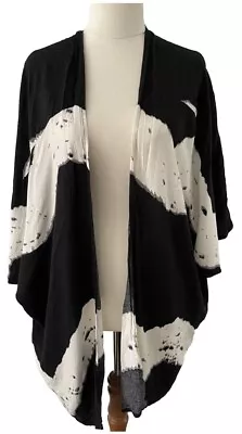 Black And White Jacket Kimono One Size • $14