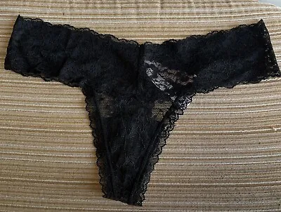 NWT Victoria’s Secret Black  Lace Thong/String Panty (S) • $13.99