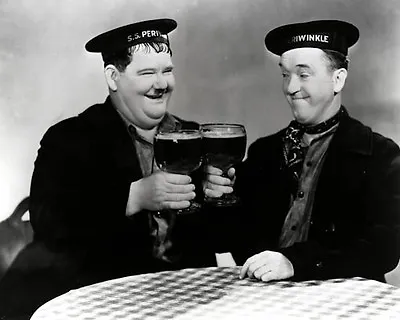 Stan Laurel & Oliver Hardy [1024517] 8x10 Photo (other Sizes Available) • £4.29