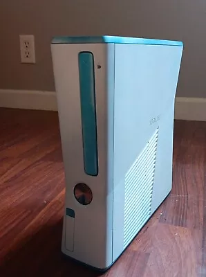 $50 • Buy Custom Xbox 360S 34GB W/ No Controller  Blue And White Painted 