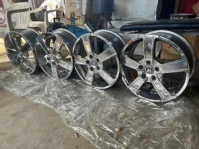 Momo Win Pro Fully  Polished Alloy Wheels • $700