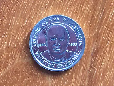 1 X MAKERS Of The MILLENNIUM COIN / MEDAL. WINSTON CHURCHILL. ISSUED 2000. • £1