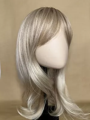 Pre-Loved Synthetic Wig Platinum Blonde Long With Fringe (61) • £30