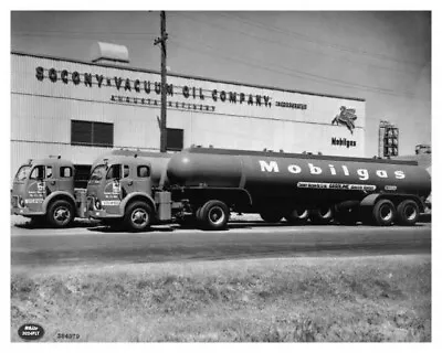 $10.34 • Buy 1950s White Truck W/ Tanker Trailer Press Photo 0020 Mobilgas Socony-Vacuum Oil