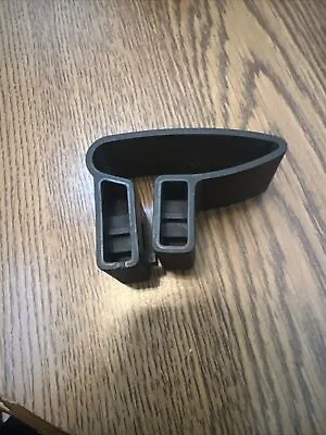 Single (1) Yakima MIGHTYMOUNT 2V Mighty Mount Outback 4Runner 93-07  NOS • $9