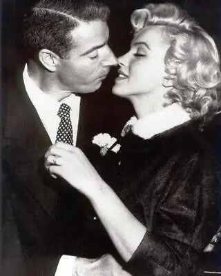 1950s New York Yankees JOE DIMAGGIO MARILYN MONROE 8X10 PHOTO 22050700081 • $15.93