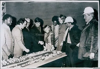 1978 Gov Dukakis Looks Over Mock-Up Of Mbta Tunnel Project Politics 7X9 Photo • $17.99