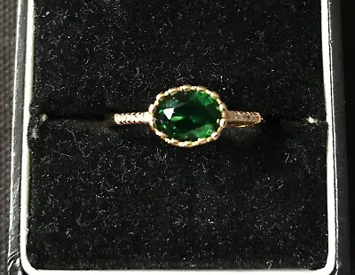 Vintage Style Green Gemstone Ring 18K Gold Plated • £9.99