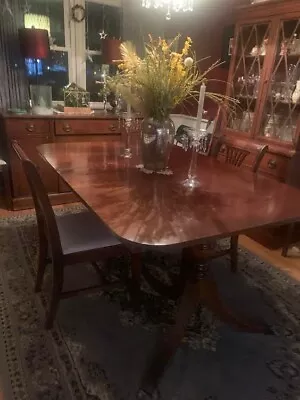 Dining Room Set 6 Chairs Used • $1500