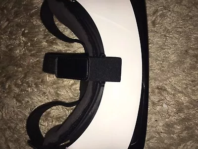 Samsung Oculus Virtual Reality White Head Set  • $26.95