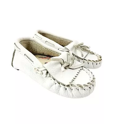 Minnetonka White Leather Moccasins - Size 5 • $10.49