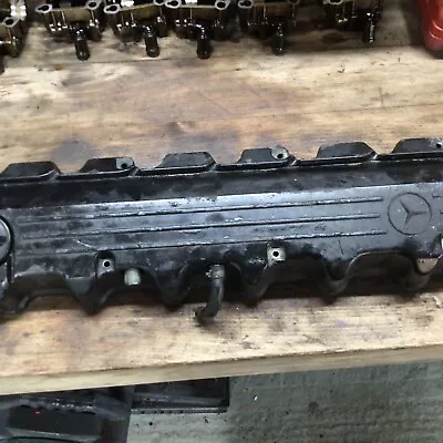 Mercedes M103 Cylinder Head Cover 1030160105 • $49.80