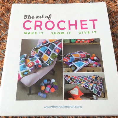 £5 • Buy The Art Of Crochet Manual - In Binder.