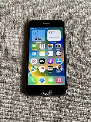 Apple IPhone 8 64GB Space Grey - Cracked Screen - Working • £39.99