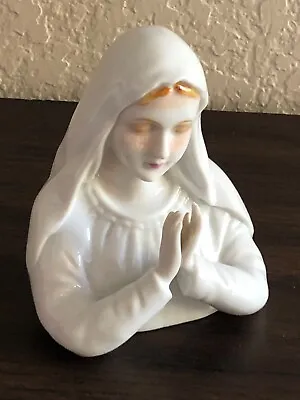 Vintage Praying Madonna Virgin Mary Ceramic Figurine Japan DCGC 4.5  • $12