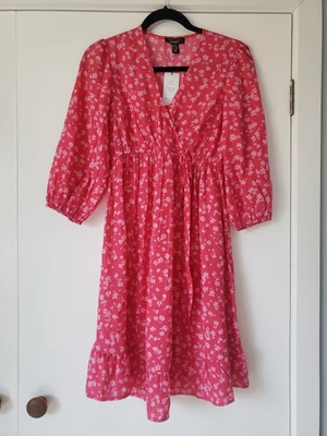 $24 • Buy ASOS New Look Maternity Midi Wrap Pink Floral Dress 8