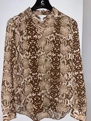 £3 • Buy H&M Snakeskin Blouse 8