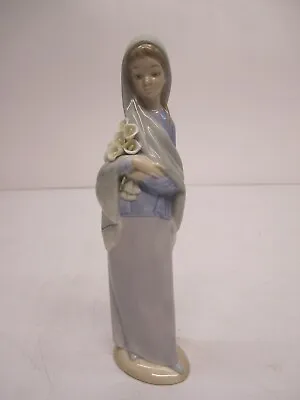 Vtg Lladro Spain Porcelain Figurine 4650 Girl With Flowers Calla Lilies Retired • $29.71
