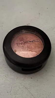 Mac ‘ Expensive Pink ‘ Eyeshadow • £10
