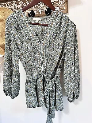 Max Studio Tie Waist Print Smocked Back V -Neck Blouse Women’s Sz M • $10.95