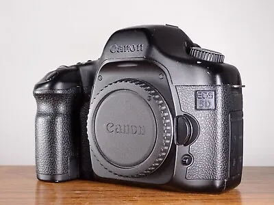 Canon EOS 5D Full Frame D-SLR Body W/ 4 Batteries & Grid Focusing Screen • £249