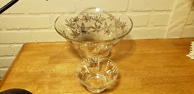 Vintage Chip And Dip Bowl Frosted Glass With Oak Leaves • $9.99