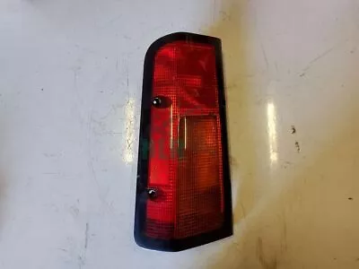 Land Rover Discovery 2 Nearside Passenger Rear Facelift Light XFB000431 • $135.58